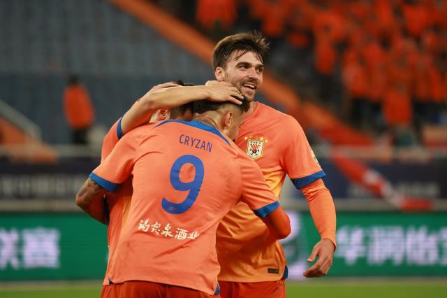 kaiyun sports-对话泽卡：主场首秀气氛难以置信 想尽快打入首球