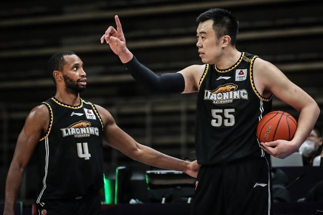 开云平台-复仇上海豪取五连胜！辽宁本阶段最佳一战稳住第一